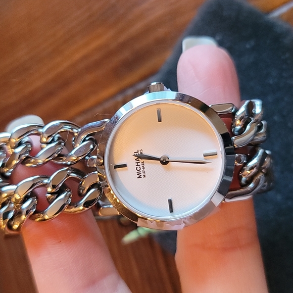 Michael Kors watch - Picture 10 of 12